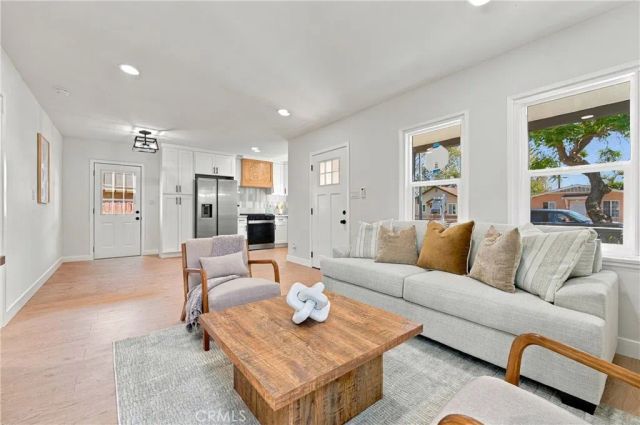2435 Gale Ave, Long Beach, CA 90810
