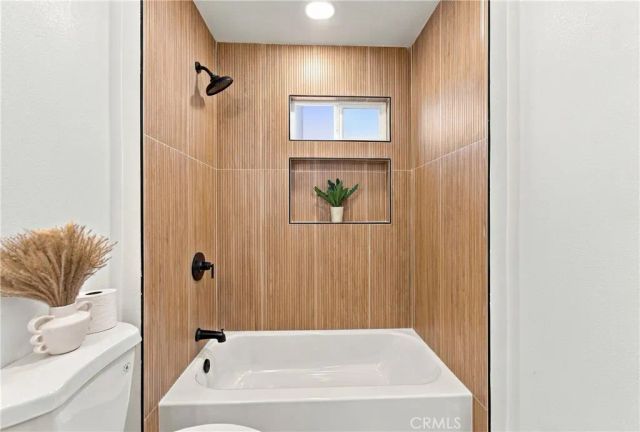 2435 Gale Ave, Long Beach, CA 90810