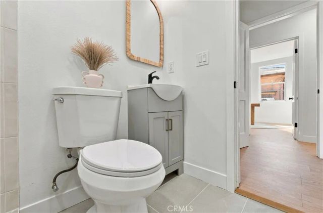 2435 Gale Ave, Long Beach, CA 90810