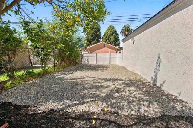 2435 Gale Ave, Long Beach, CA 90810