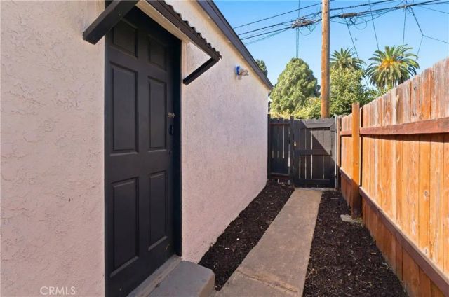 2435 Gale Ave, Long Beach, CA 90810
