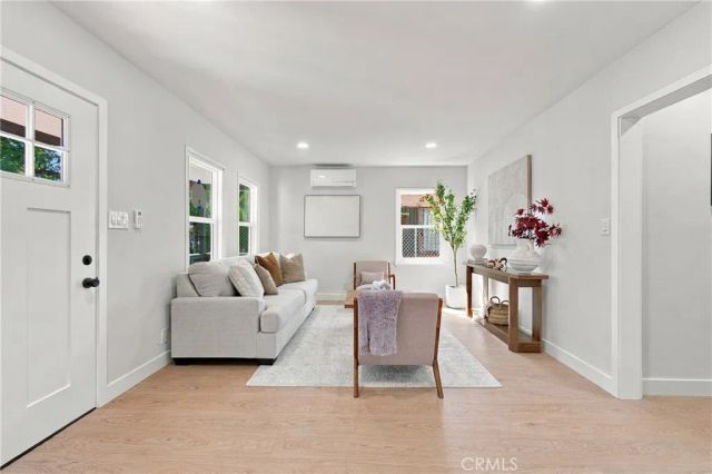 2435 Gale Ave, Long Beach, CA 90810