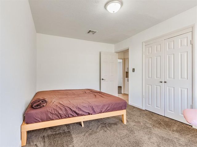 633 E Frolich Drive, Midwest City, OK 73110