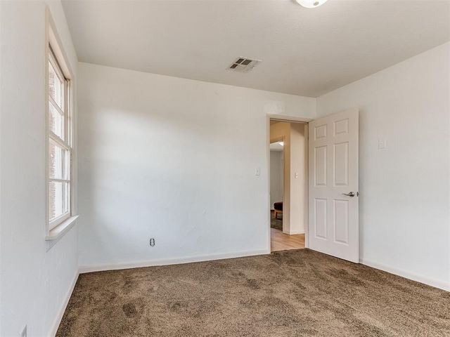 633 E Frolich Drive, Midwest City, OK 73110