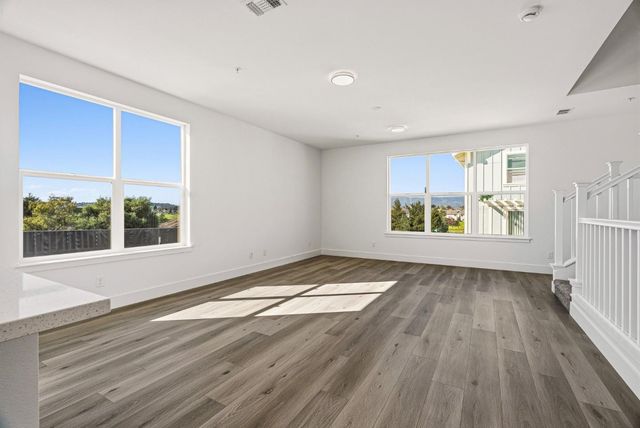 102 Skyline Vista Way, Watsonville, CA 95076