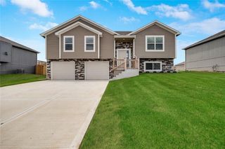 605 Foxglove Lane, Raymore, MO 64083