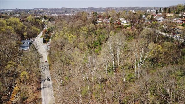 000 Bower Hill Rd, Upper St. Clair, PA 15241