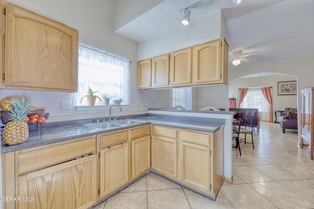 780 BABYLONIA Drive, El Paso, TX 79907