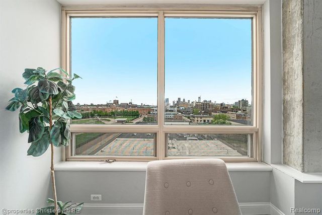 3320 Spinnaker Lane 9E, Detroit, MI 48207