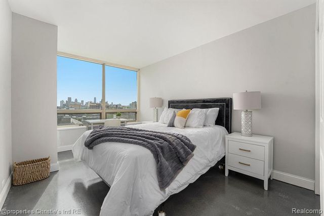 3320 Spinnaker Lane 9E, Detroit, MI 48207