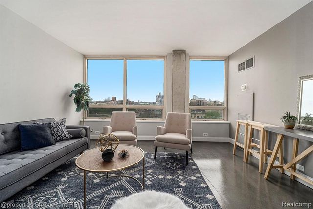 3320 Spinnaker Lane 9E, Detroit, MI 48207