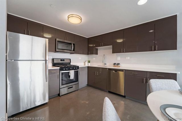 3320 Spinnaker Lane 9E, Detroit, MI 48207