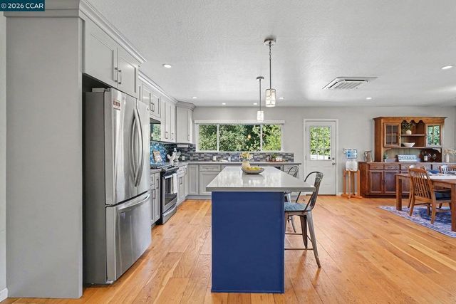 5745 Alhambra Valley Rd, Martinez, CA 94553