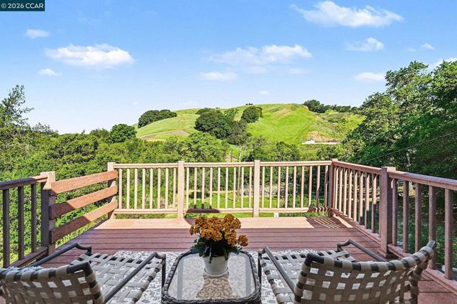 5745 Alhambra Valley Rd, Martinez, CA 94553