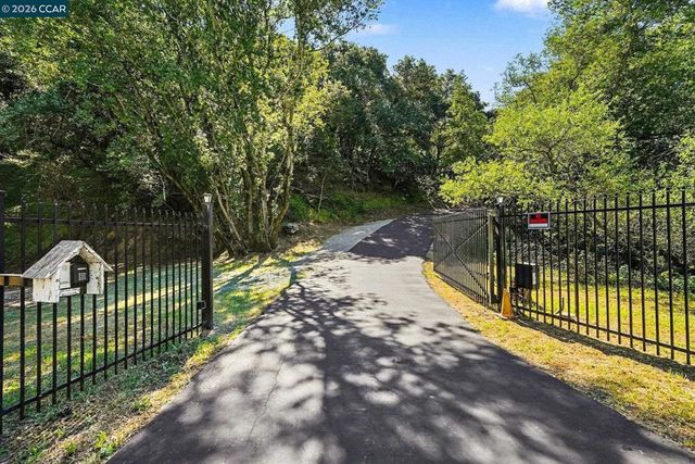 5745 Alhambra Valley Rd, Martinez, CA 94553