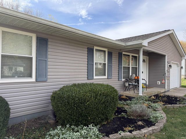 340 W Iroquois Drive, Ellettsville, IN 47429