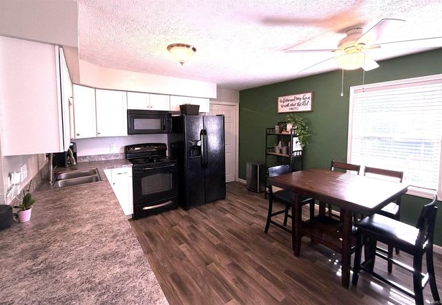 340 W Iroquois Drive, Ellettsville, IN 47429