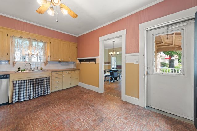 34 Pearl Street, Franklin, NH 03235