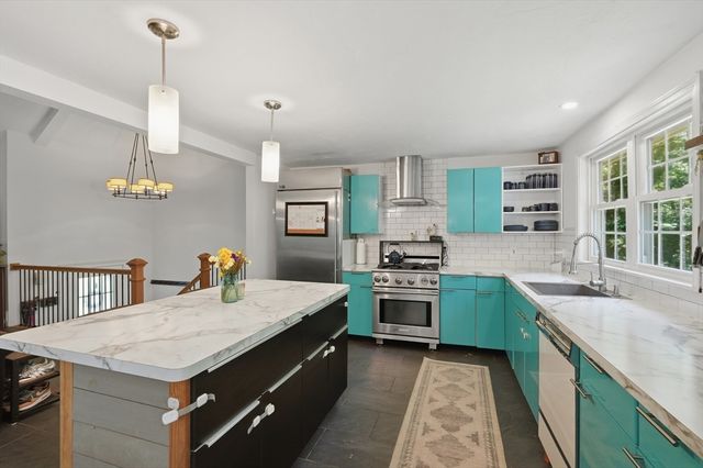 56 King Street, Uxbridge, MA 01569