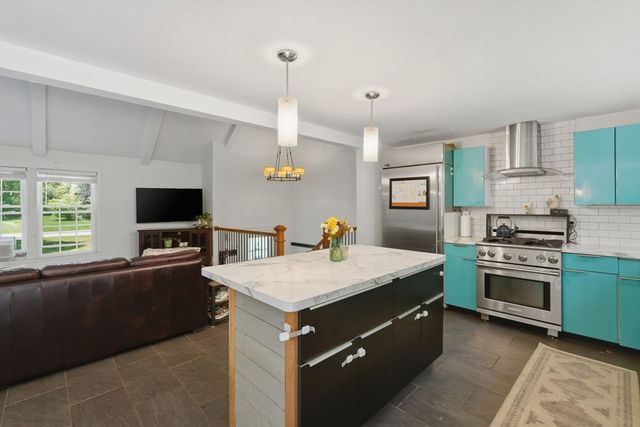 56 King Street, Uxbridge, MA 01569