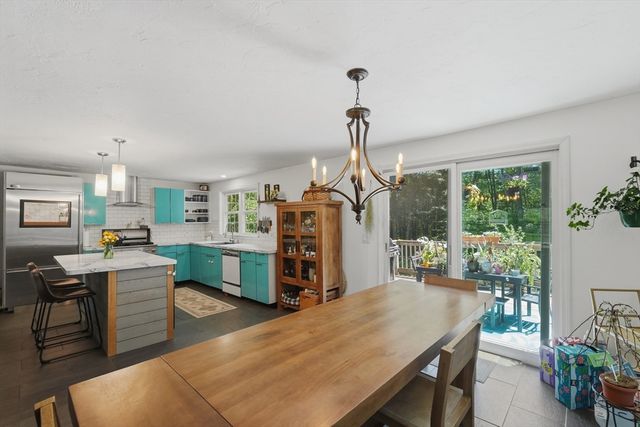 56 King Street, Uxbridge, MA 01569