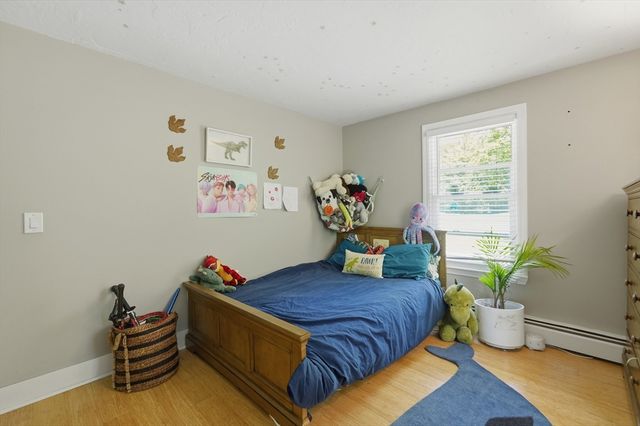56 King Street, Uxbridge, MA 01569