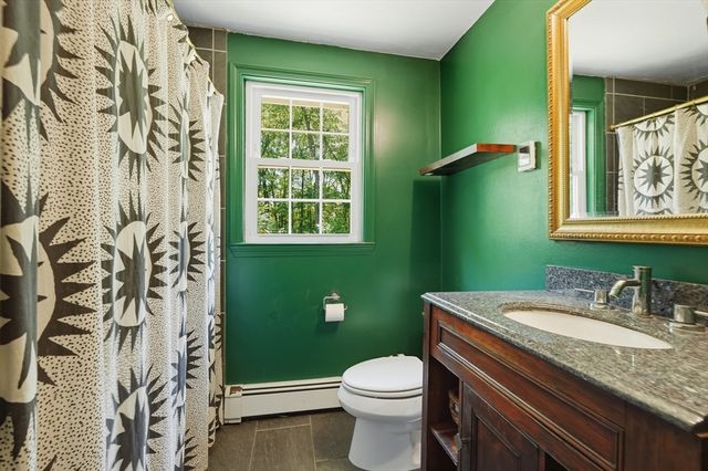 56 King Street, Uxbridge, MA 01569