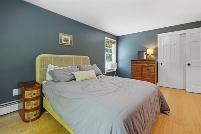 56 King Street, Uxbridge, MA 01569