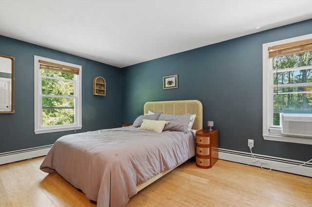 56 King Street, Uxbridge, MA 01569
