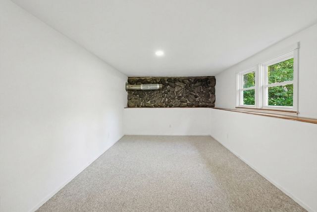 56 King Street, Uxbridge, MA 01569