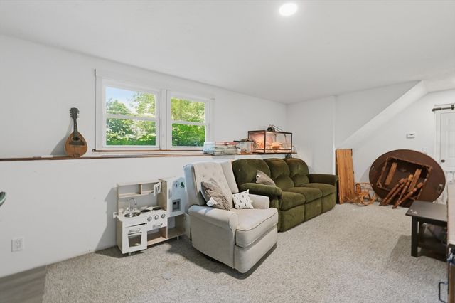 56 King Street, Uxbridge, MA 01569