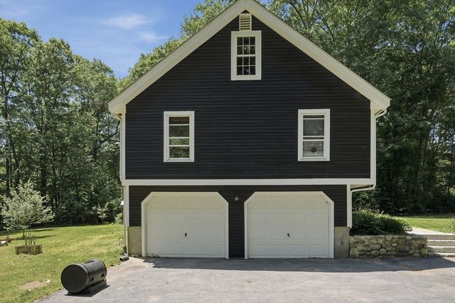 56 King Street, Uxbridge, MA 01569