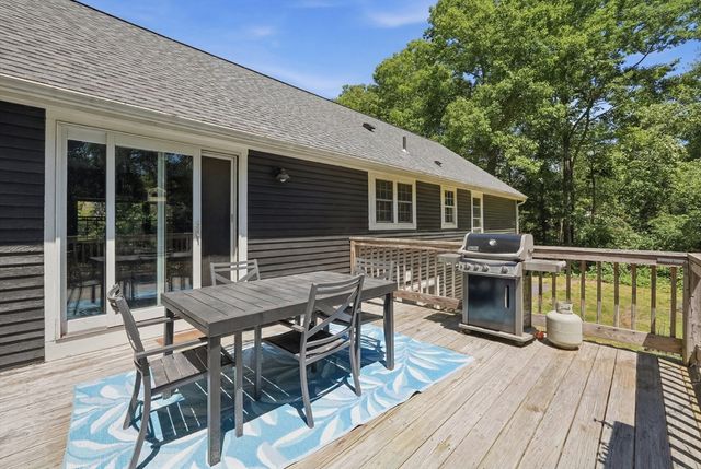 56 King Street, Uxbridge, MA 01569