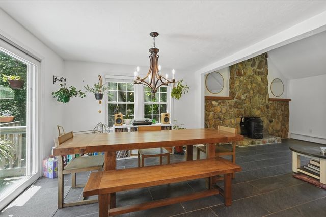 56 King Street, Uxbridge, MA 01569