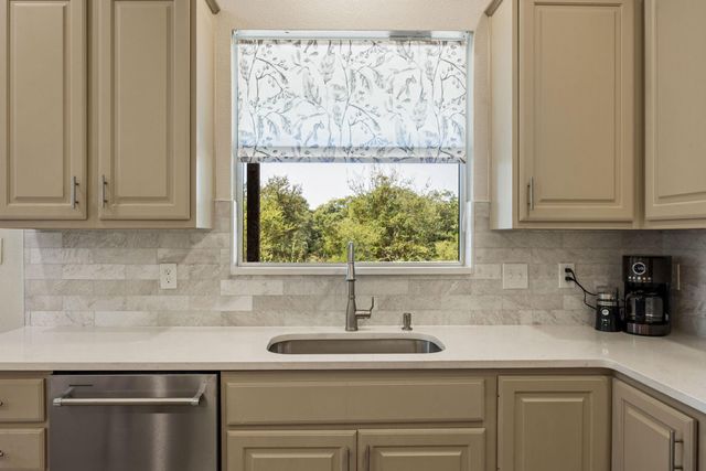 125 Crystal Springs DR, Georgetown, TX 78633