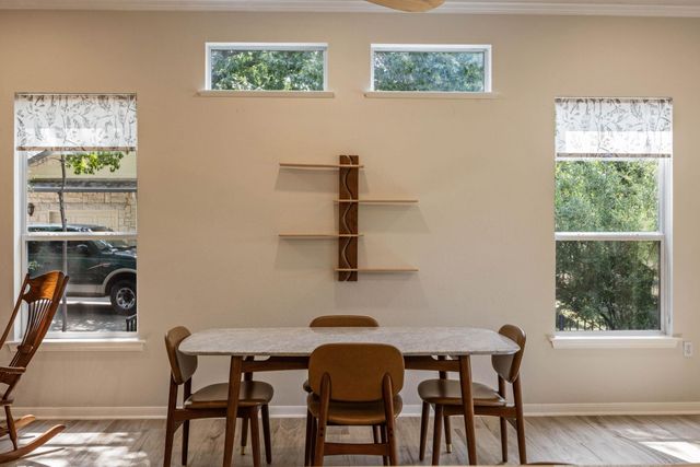 125 Crystal Springs DR, Georgetown, TX 78633