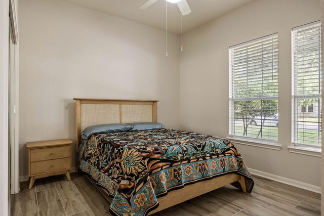 125 Crystal Springs DR, Georgetown, TX 78633