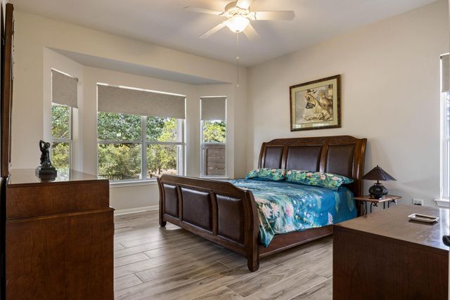 125 Crystal Springs DR, Georgetown, TX 78633