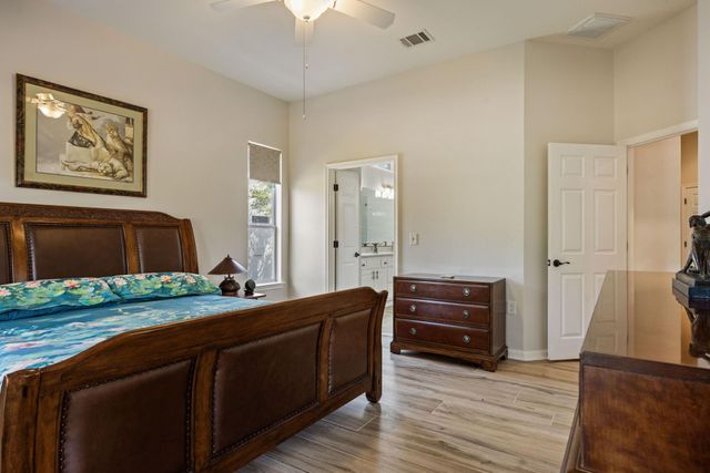 125 Crystal Springs DR, Georgetown, TX 78633
