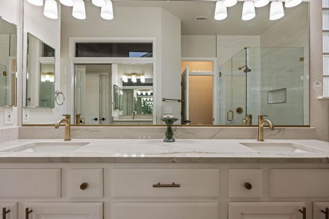 125 Crystal Springs DR, Georgetown, TX 78633