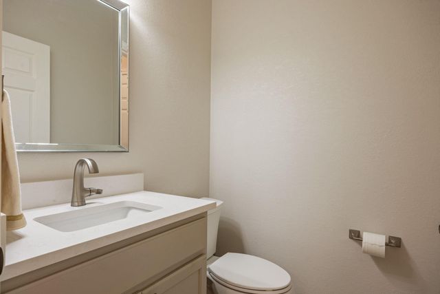 125 Crystal Springs DR, Georgetown, TX 78633