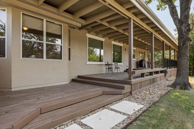 125 Crystal Springs DR, Georgetown, TX 78633