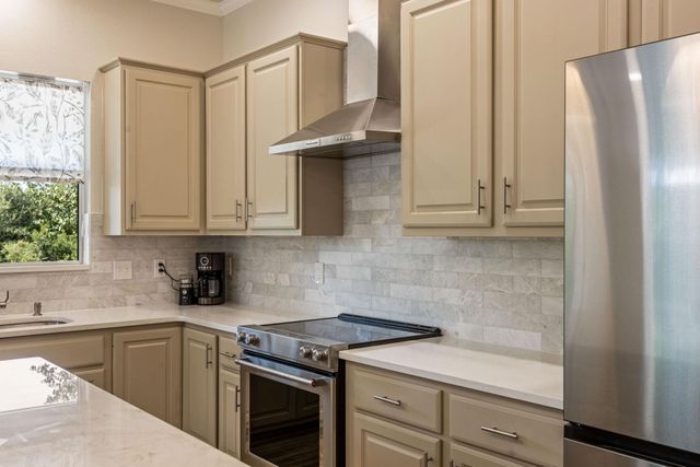 125 Crystal Springs DR, Georgetown, TX 78633