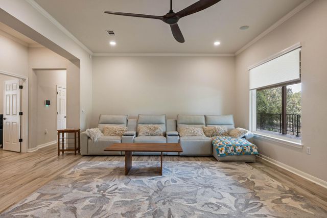 125 Crystal Springs DR, Georgetown, TX 78633