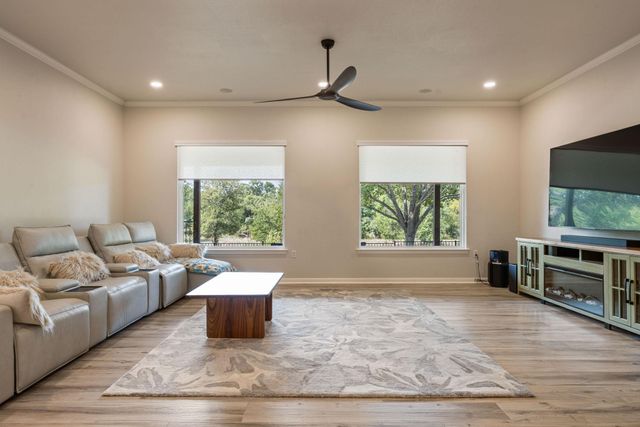 125 Crystal Springs DR, Georgetown, TX 78633
