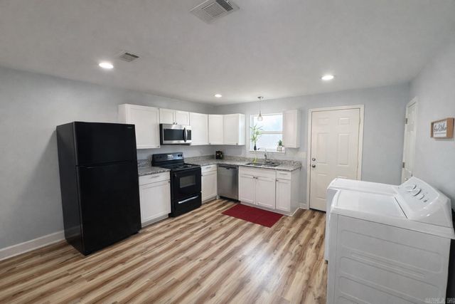 8601 W 33rd Street, Little Rock, AR 72204