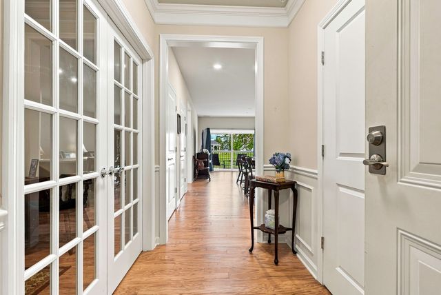 230 Martins Landing 111, North Reading, MA 01864