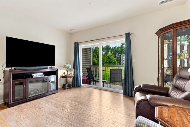 230 Martins Landing 111, North Reading, MA 01864