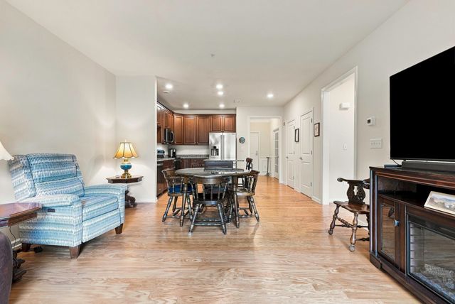 230 Martins Landing 111, North Reading, MA 01864