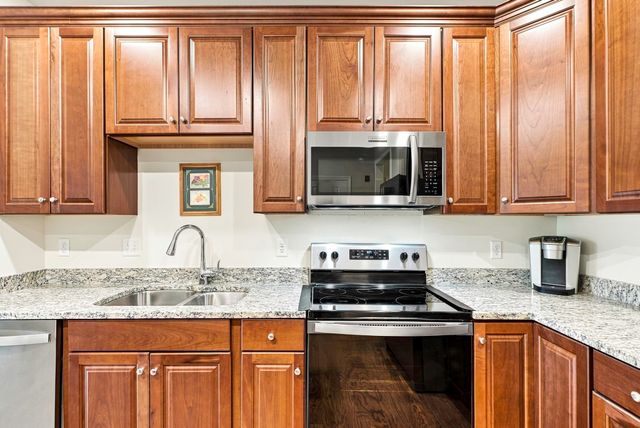 230 Martins Landing 111, North Reading, MA 01864